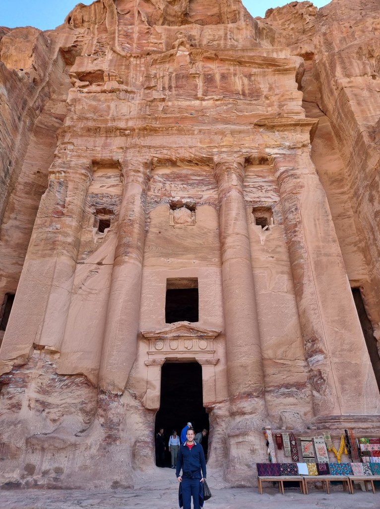 urn tomb royal tombs