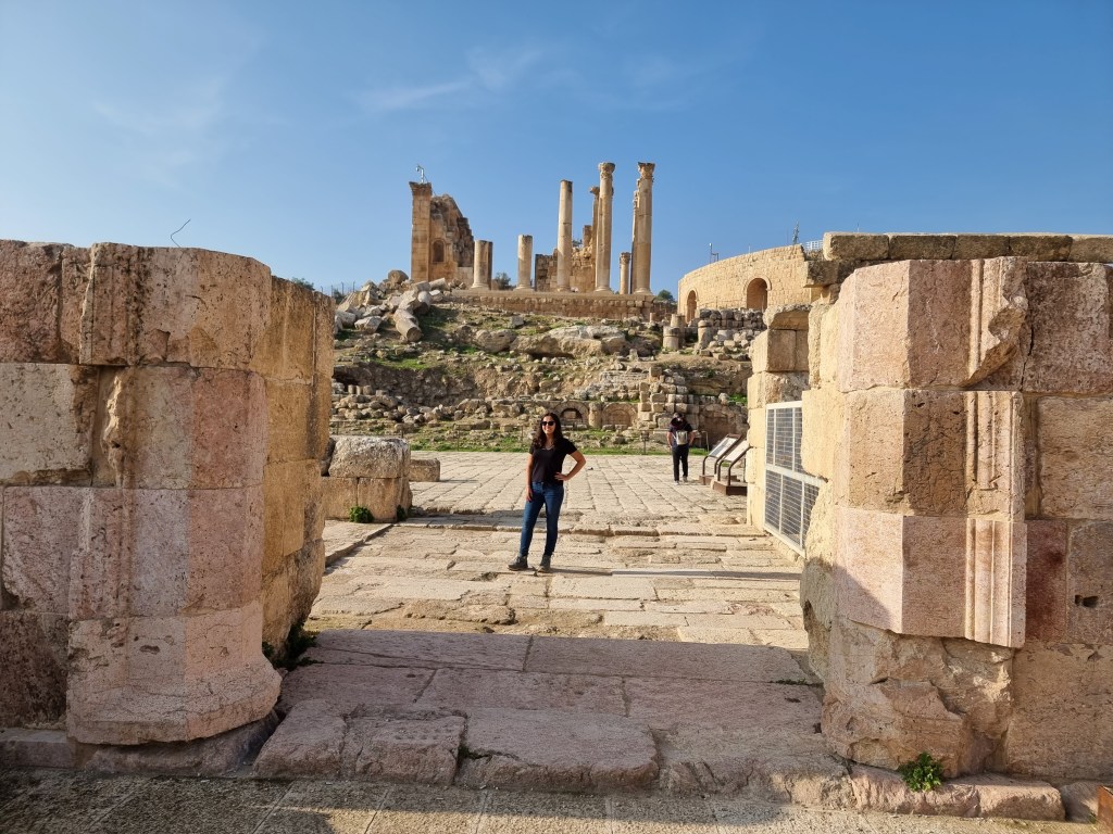 Zeus temple jerash ruins 