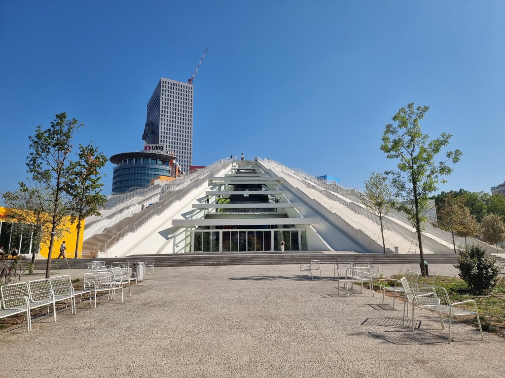 Pyramide Tirana